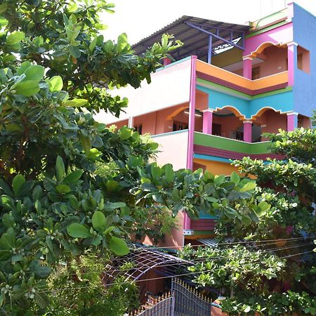 Rainbow Guest House Tiruvannāmalai 外观 照片