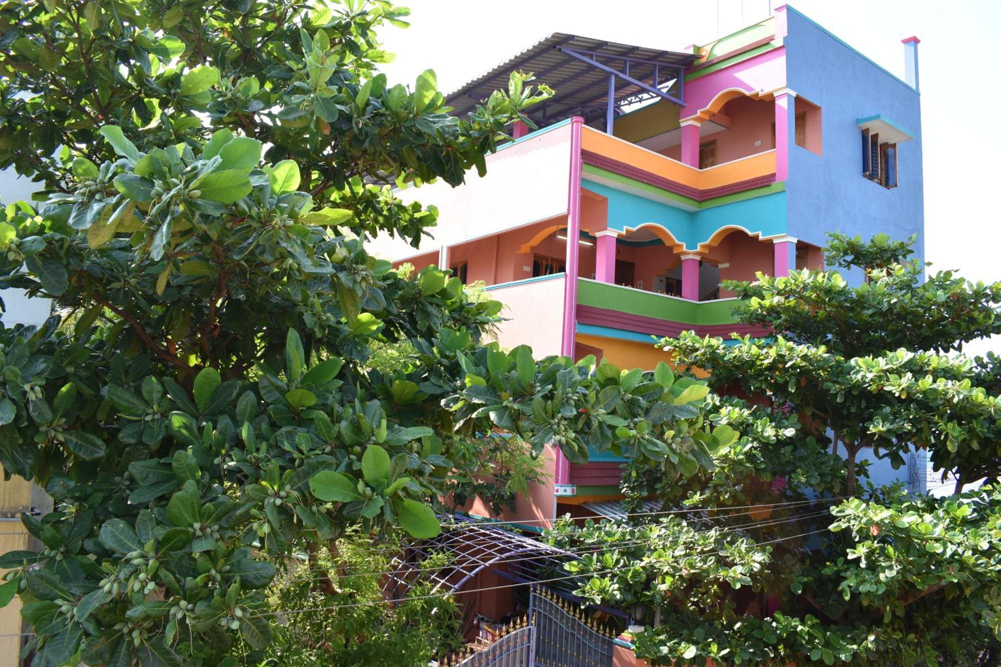 Rainbow Guest House Tiruvannāmalai 外观 照片