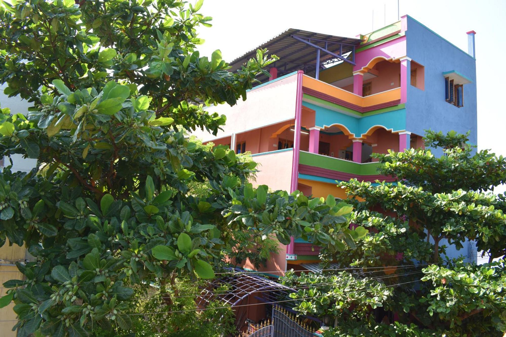 Rainbow Guest House Tiruvannāmalai 外观 照片