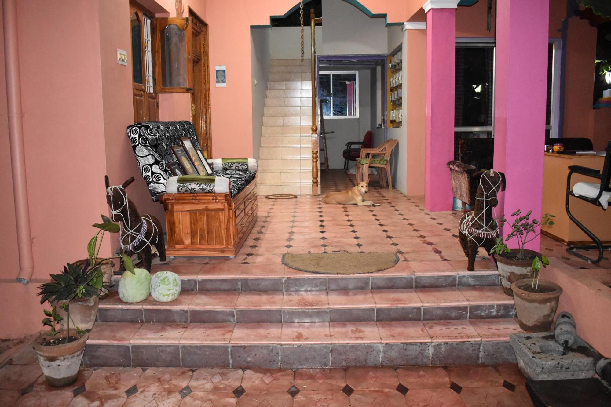 Rainbow Guest House Tiruvannāmalai 外观 照片