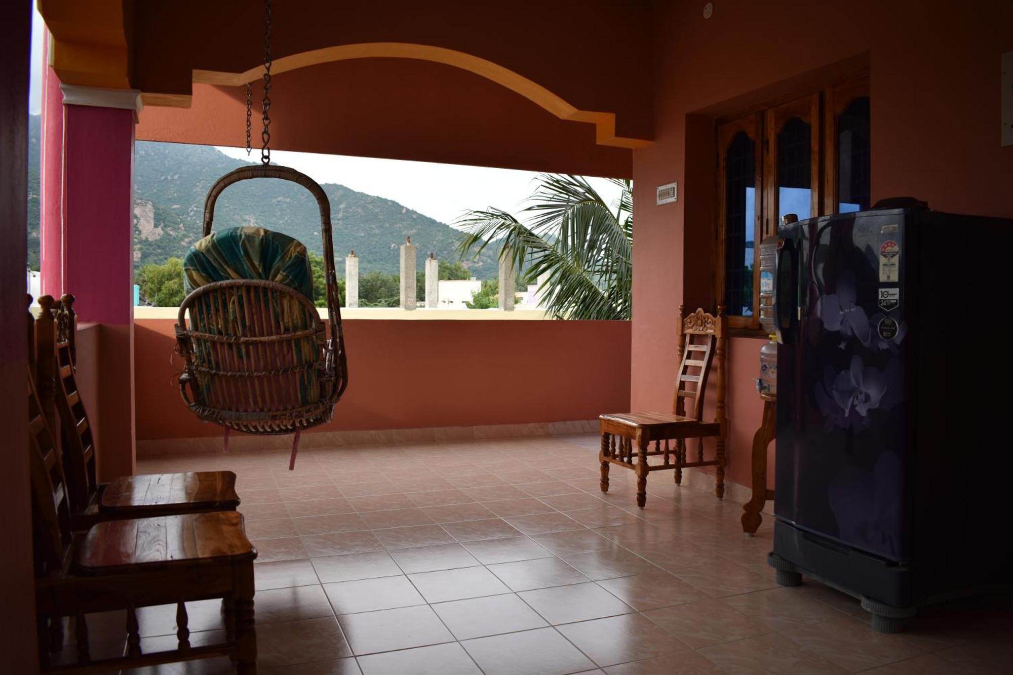 Rainbow Guest House Tiruvannāmalai 外观 照片