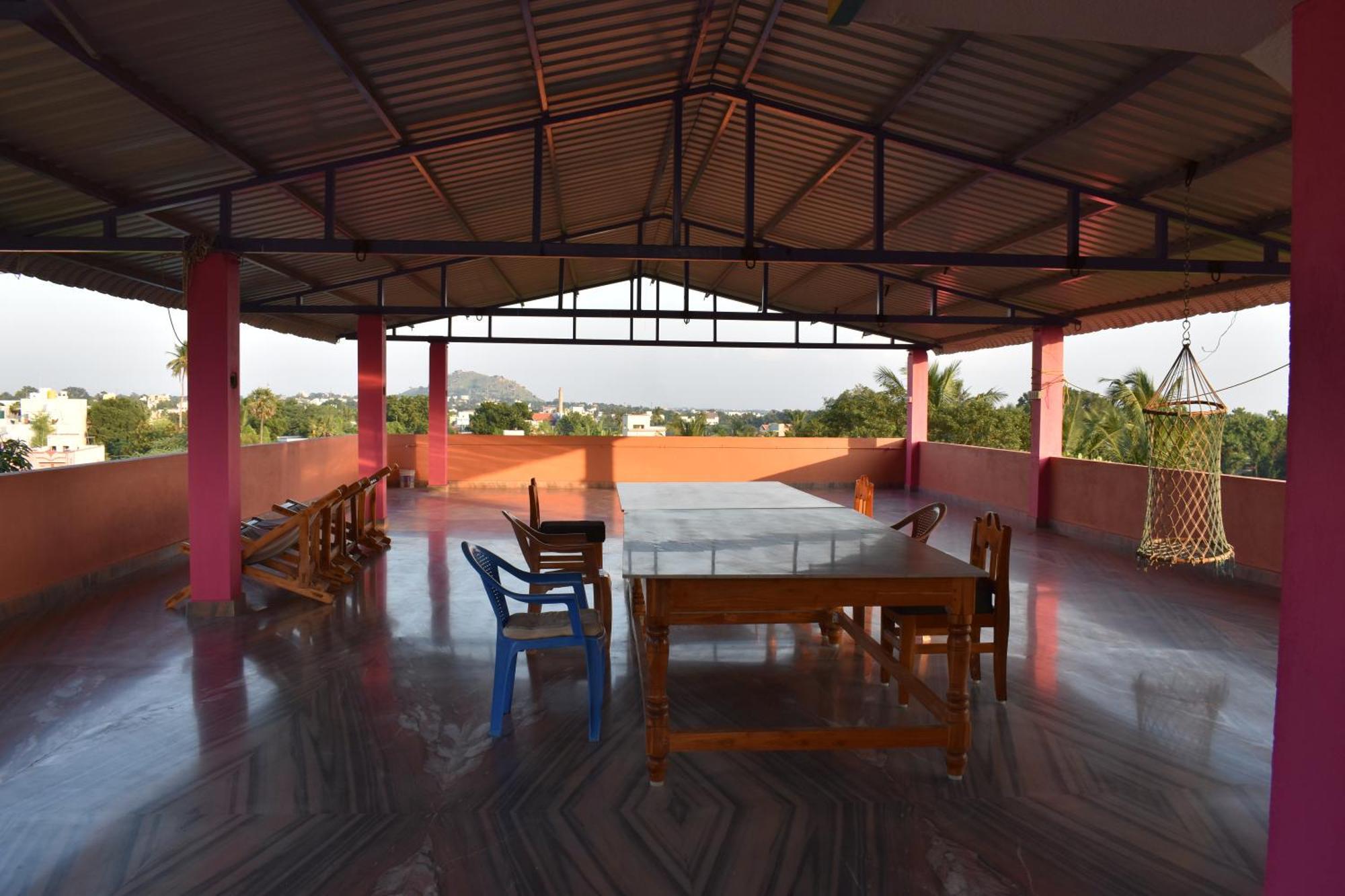 Rainbow Guest House Tiruvannāmalai 外观 照片
