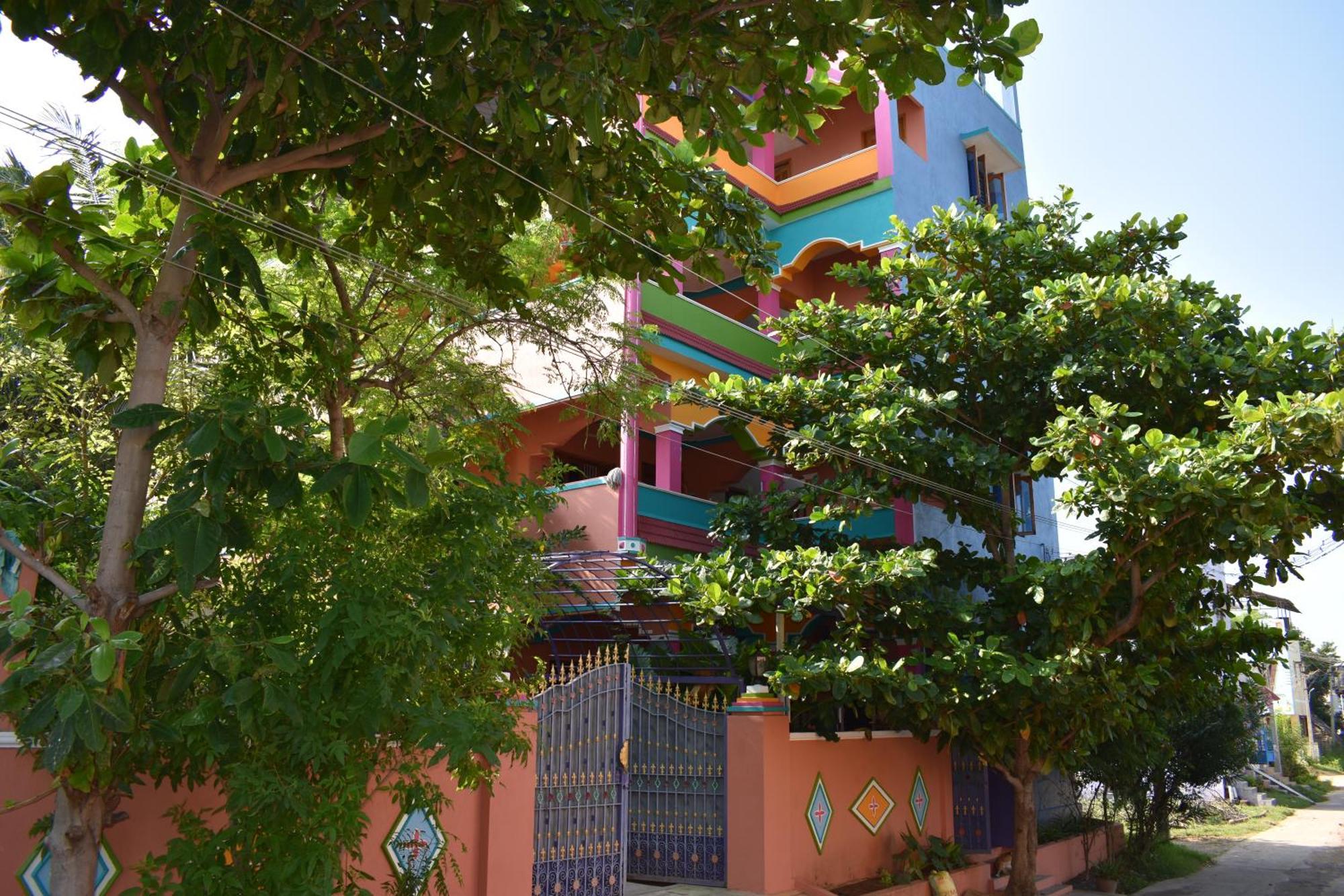 Rainbow Guest House Tiruvannāmalai 外观 照片
