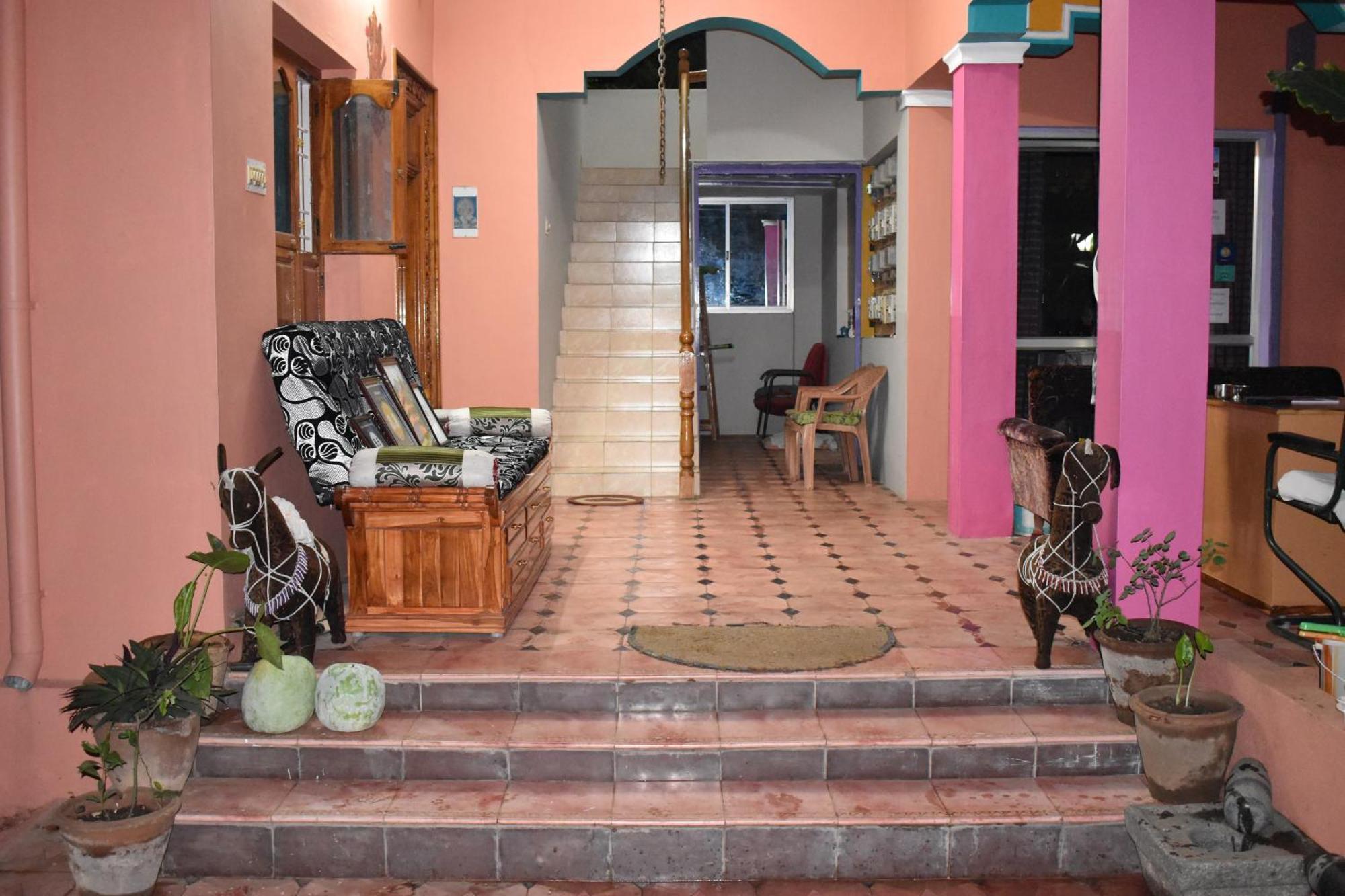 Rainbow Guest House Tiruvannāmalai 外观 照片