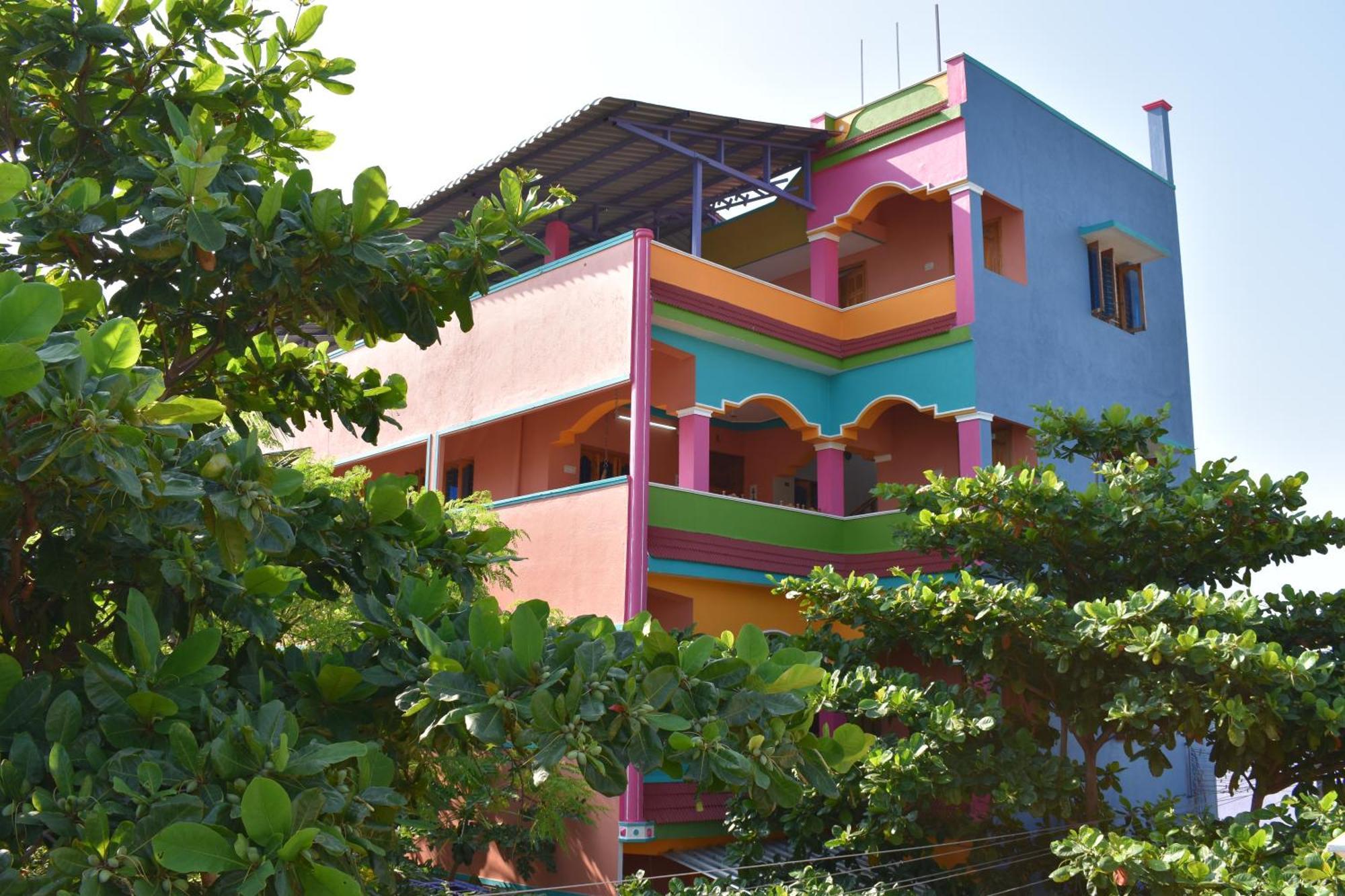 Rainbow Guest House Tiruvannāmalai 外观 照片